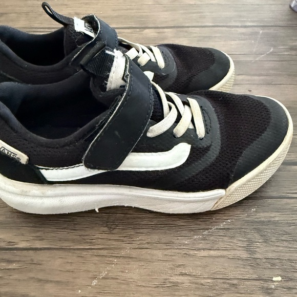 UltraRange
Little Kids UltraRange 66 V Shoe size 12 toddler - Picture 1 of 4